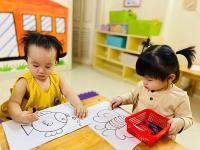 Bé Sao Kim tô màu con vật