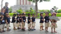 Các bạn Kids'Space viếng lăng Bác