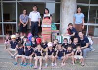 Đến với trẻ em làng Canh